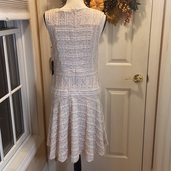 VINCE CAMUTO NWT Size M Ivory & Tan Boho Spirit Fashion Sleeveless Lace Dress - Picture 6 of 14